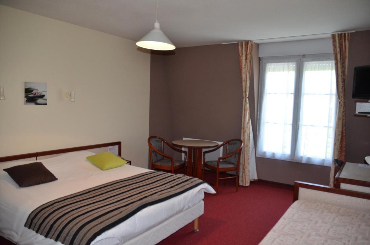 Hotel Et Studios D'Orfeuil Бурбонн-ле-Бен Екстер'єр фото