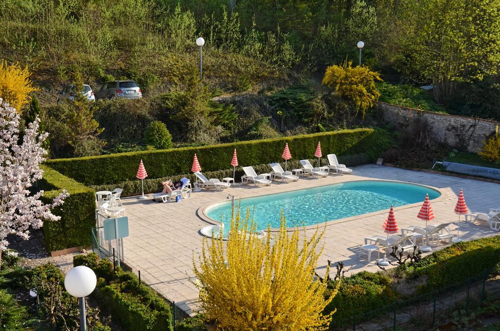 Hotel Et Studios D'Orfeuil Бурбонн-ле-Бен Екстер'єр фото