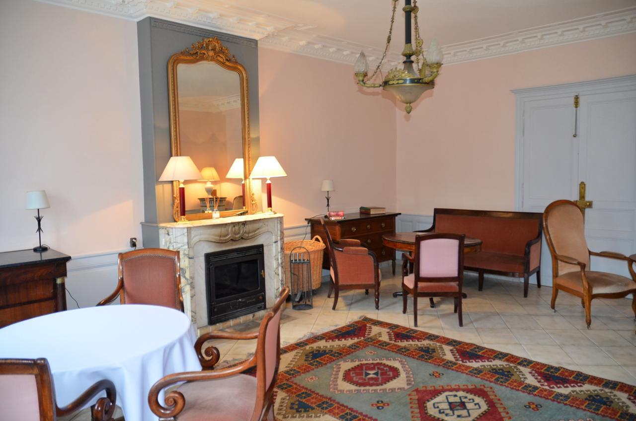Hotel Et Studios D'Orfeuil Бурбонн-ле-Бен Екстер'єр фото