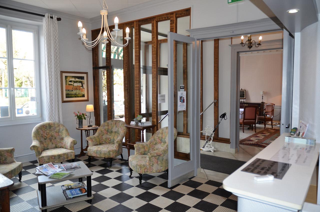 Hotel Et Studios D'Orfeuil Бурбонн-ле-Бен Екстер'єр фото