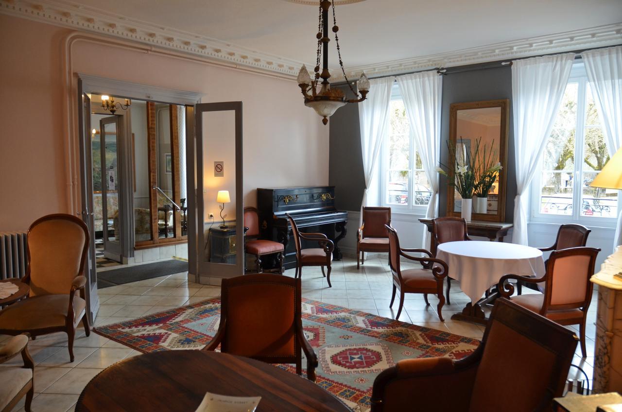 Hotel Et Studios D'Orfeuil Бурбонн-ле-Бен Екстер'єр фото