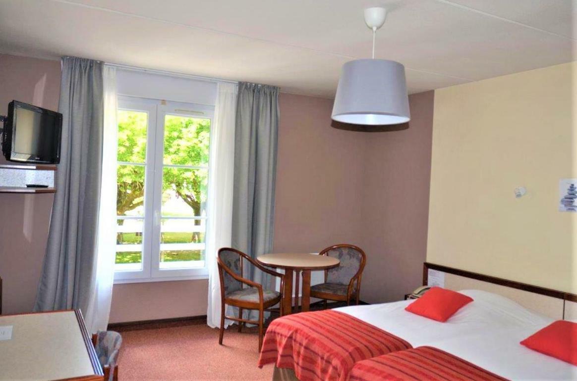 Hotel Et Studios D'Orfeuil Бурбонн-ле-Бен Екстер'єр фото