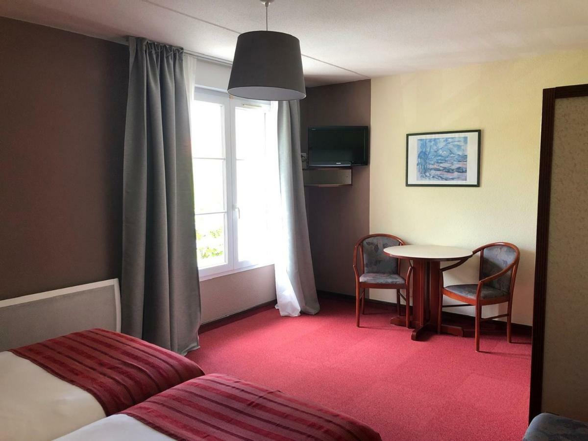 Hotel Et Studios D'Orfeuil Бурбонн-ле-Бен Екстер'єр фото