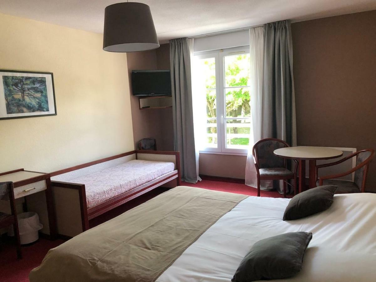 Hotel Et Studios D'Orfeuil Бурбонн-ле-Бен Екстер'єр фото