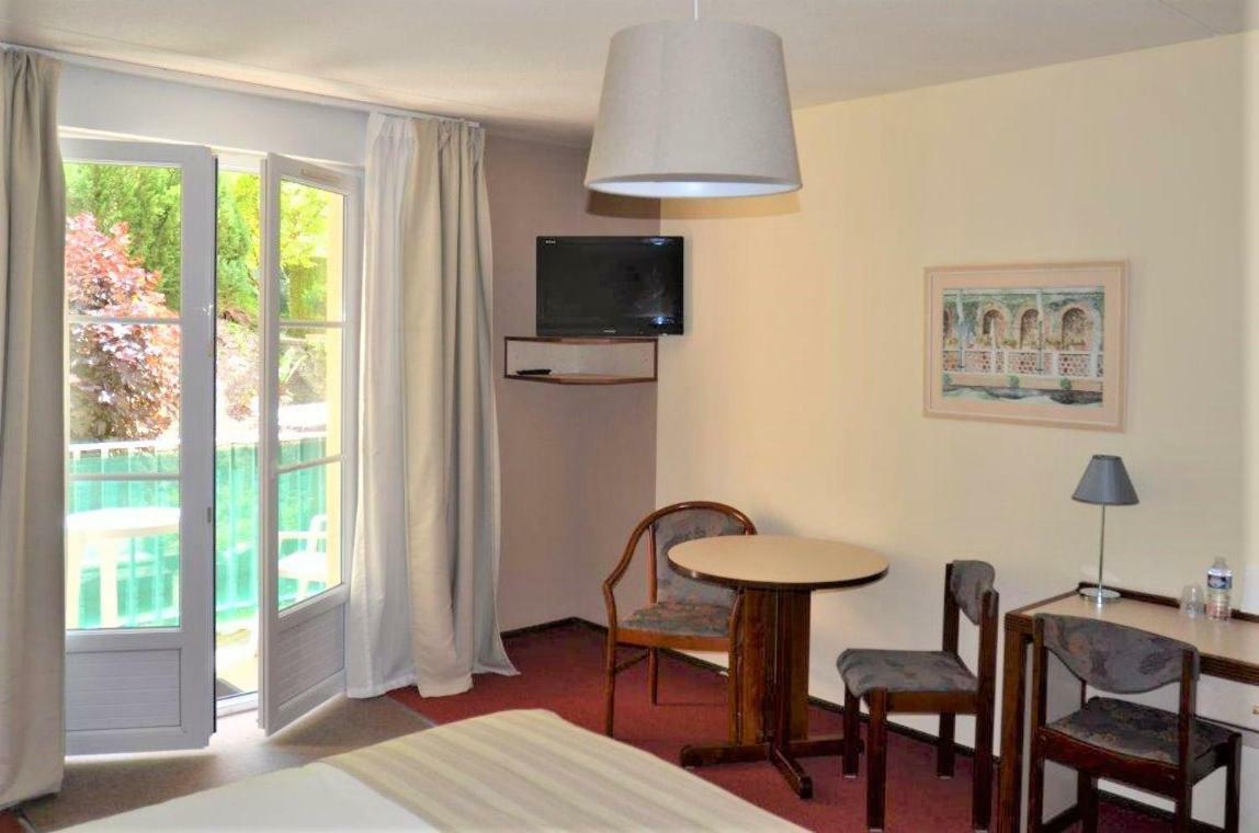 Hotel Et Studios D'Orfeuil Бурбонн-ле-Бен Екстер'єр фото