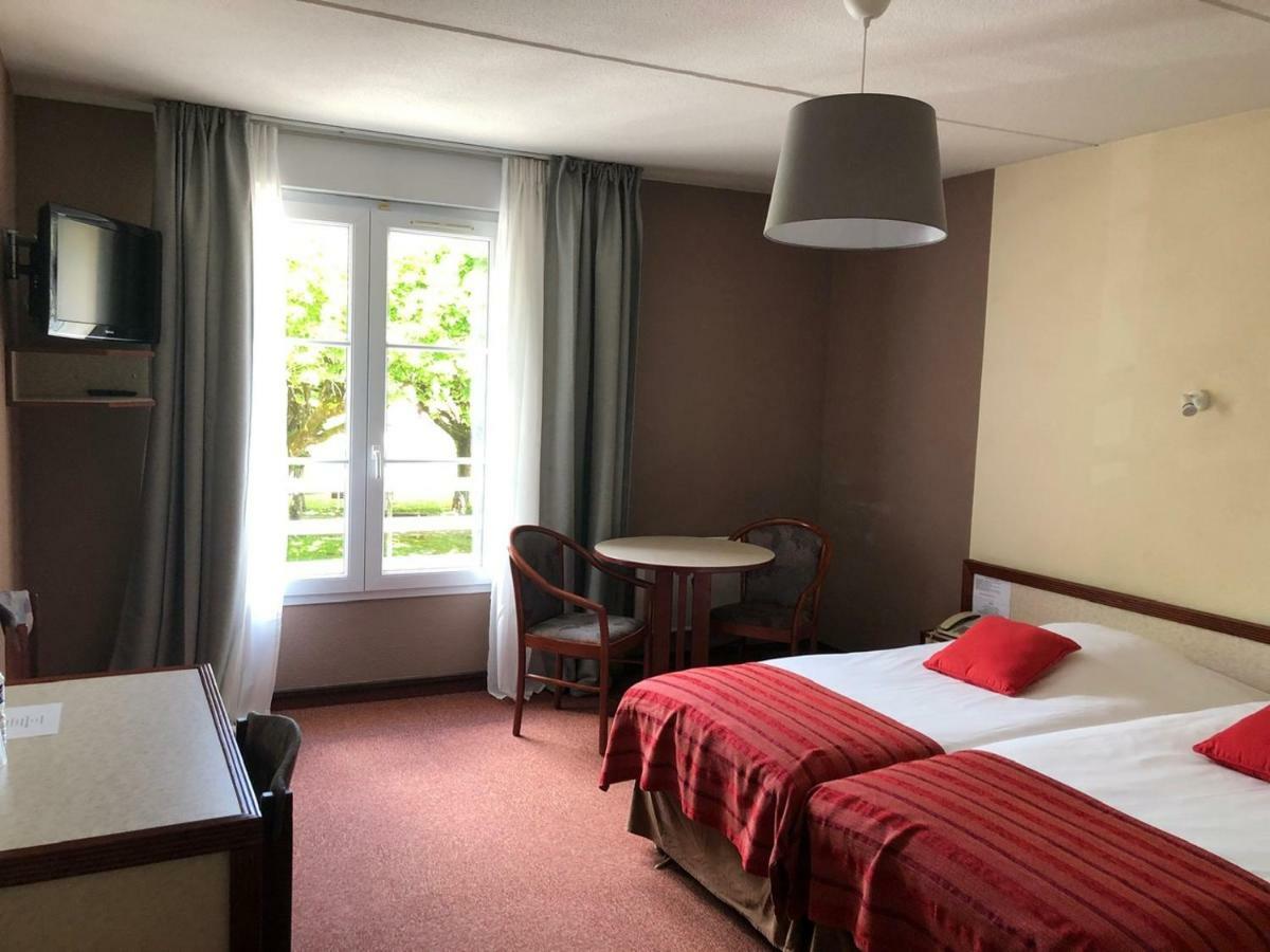 Hotel Et Studios D'Orfeuil Бурбонн-ле-Бен Екстер'єр фото