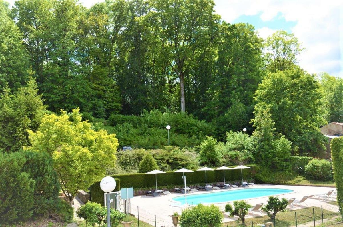 Hotel Et Studios D'Orfeuil Бурбонн-ле-Бен Екстер'єр фото